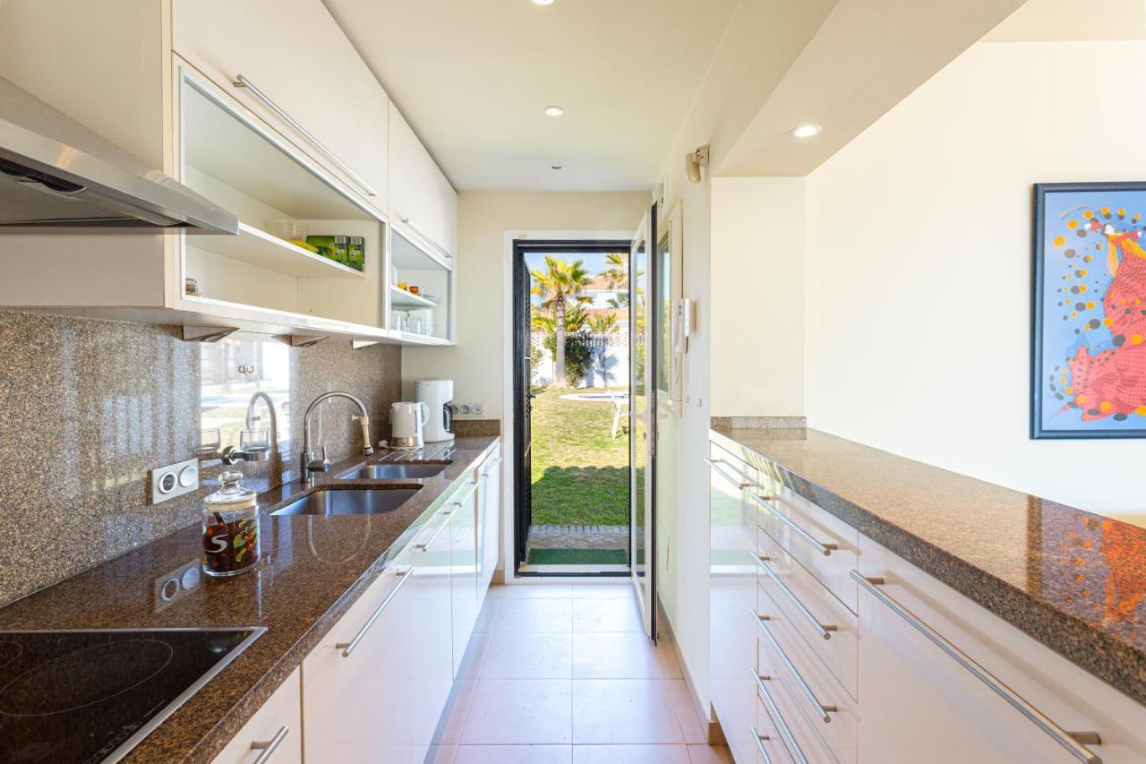 Charming Villa On The Seafront Marbellac Extérieur photo