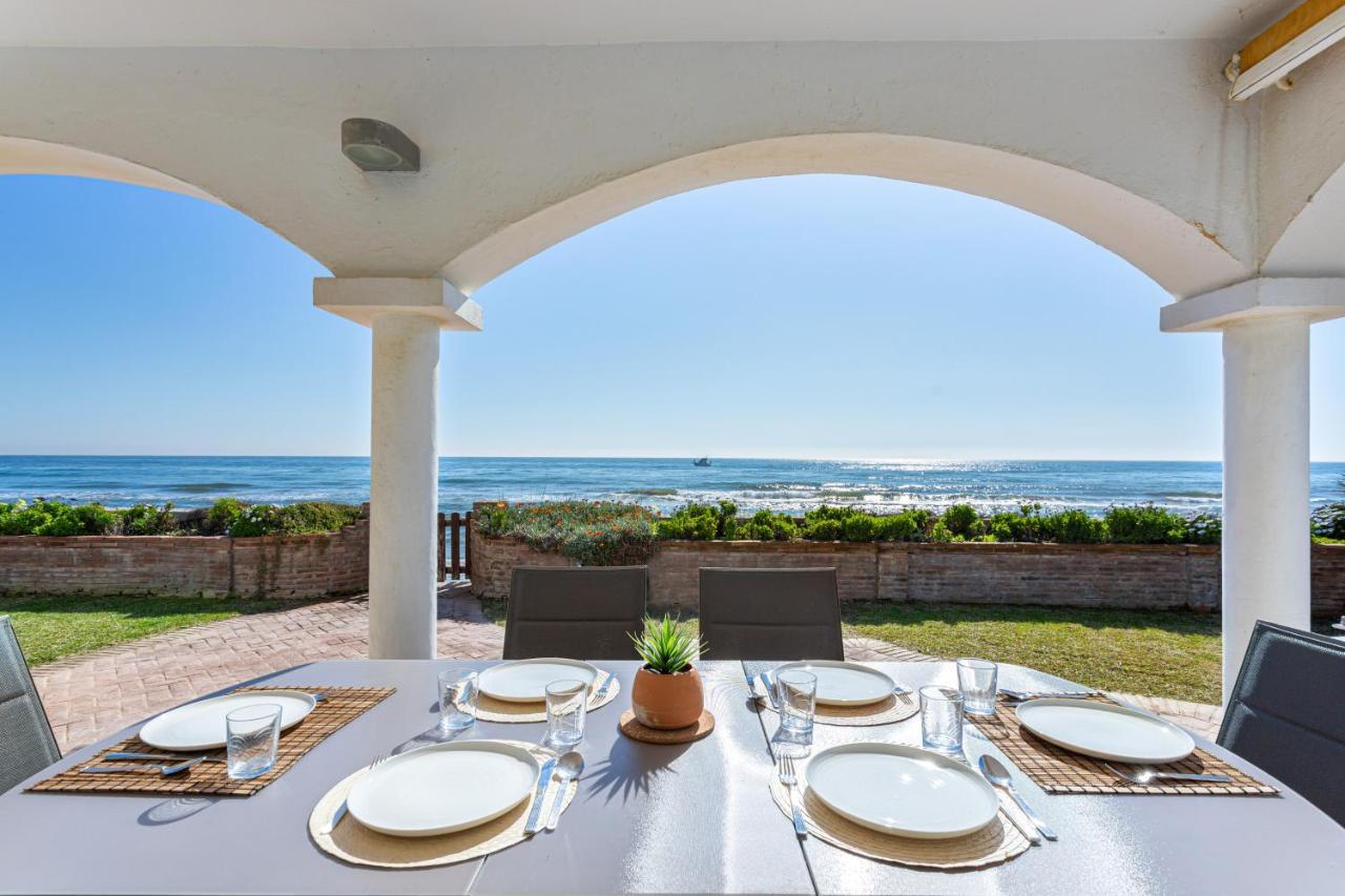 Charming Villa On The Seafront Marbellac Extérieur photo