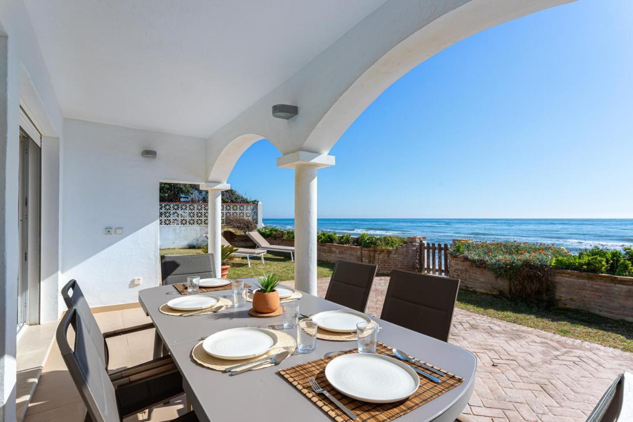 Charming Villa On The Seafront Marbellac Extérieur photo