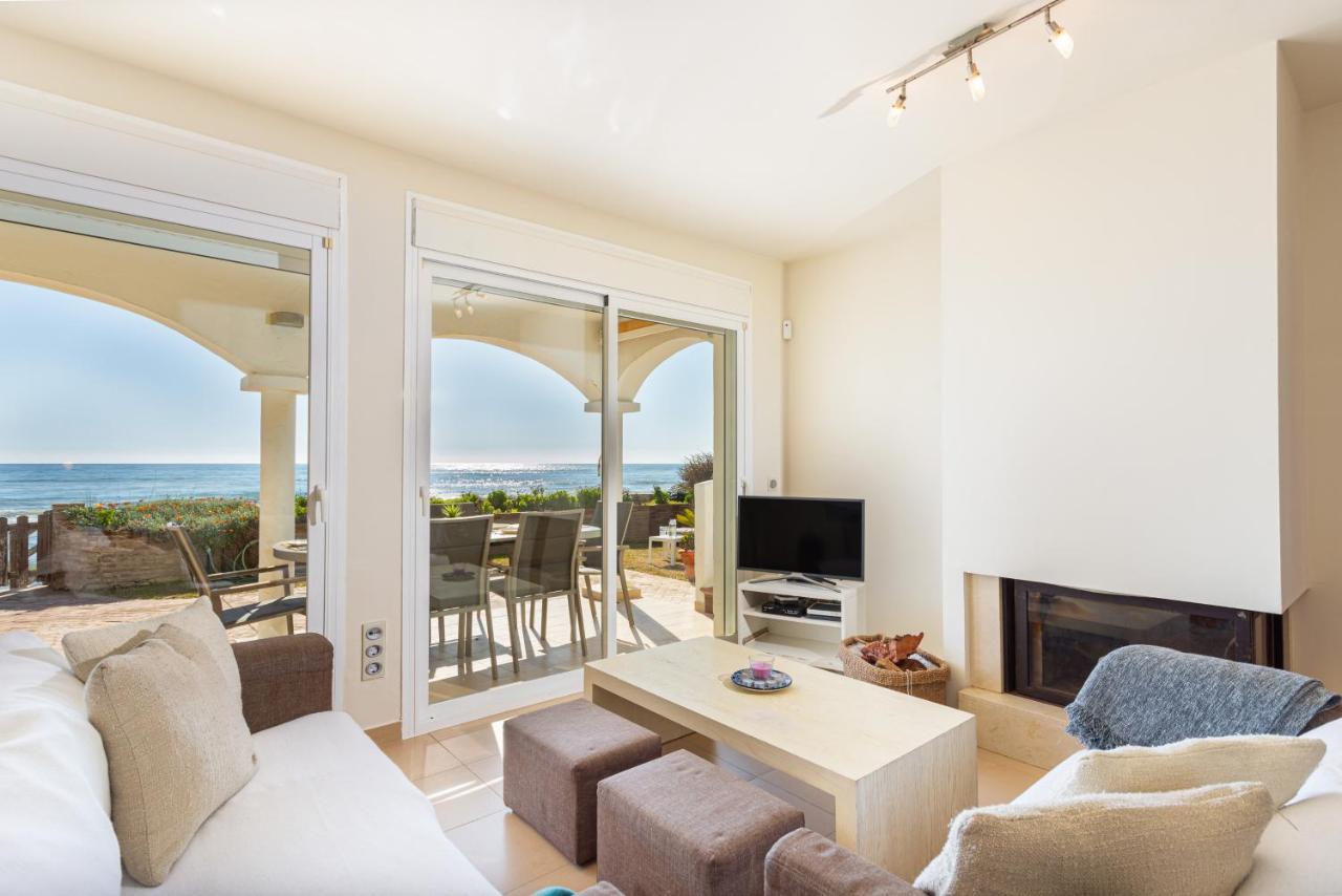 Charming Villa On The Seafront Marbellac Extérieur photo