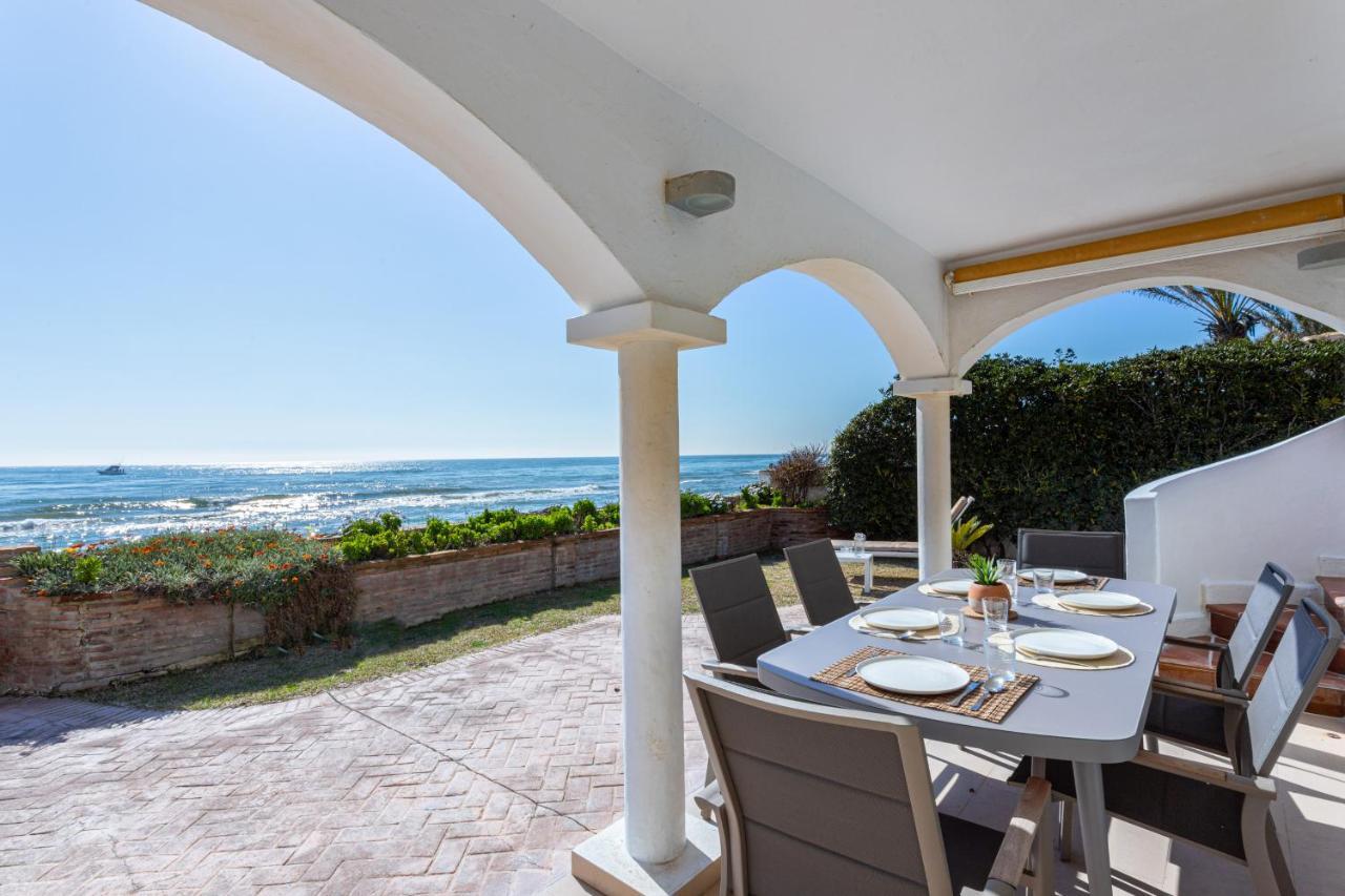 Charming Villa On The Seafront Marbellac Extérieur photo