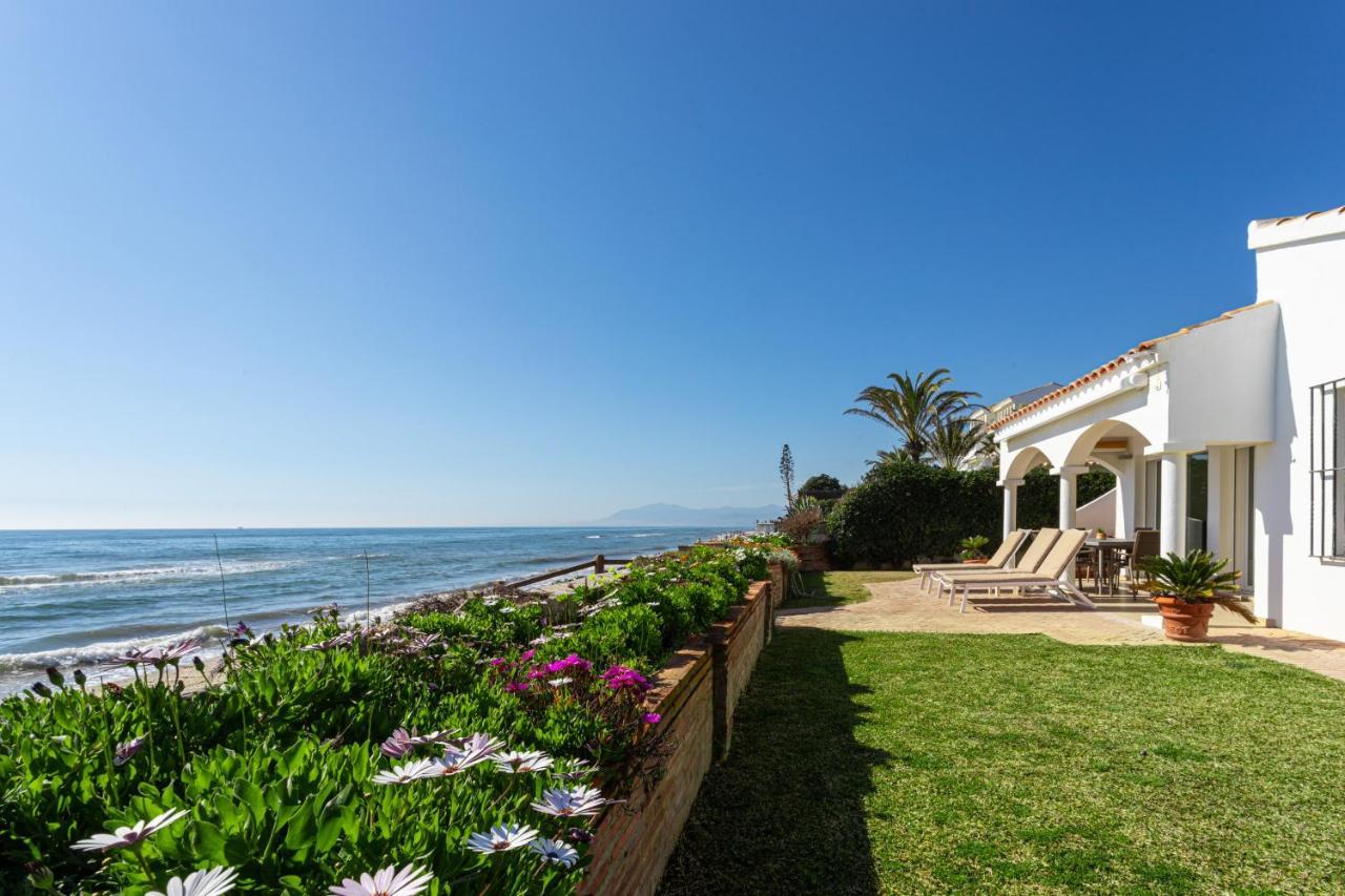 Charming Villa On The Seafront Marbellac Extérieur photo