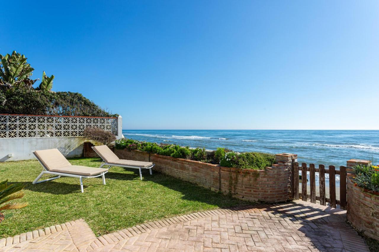 Charming Villa On The Seafront Marbellac Extérieur photo