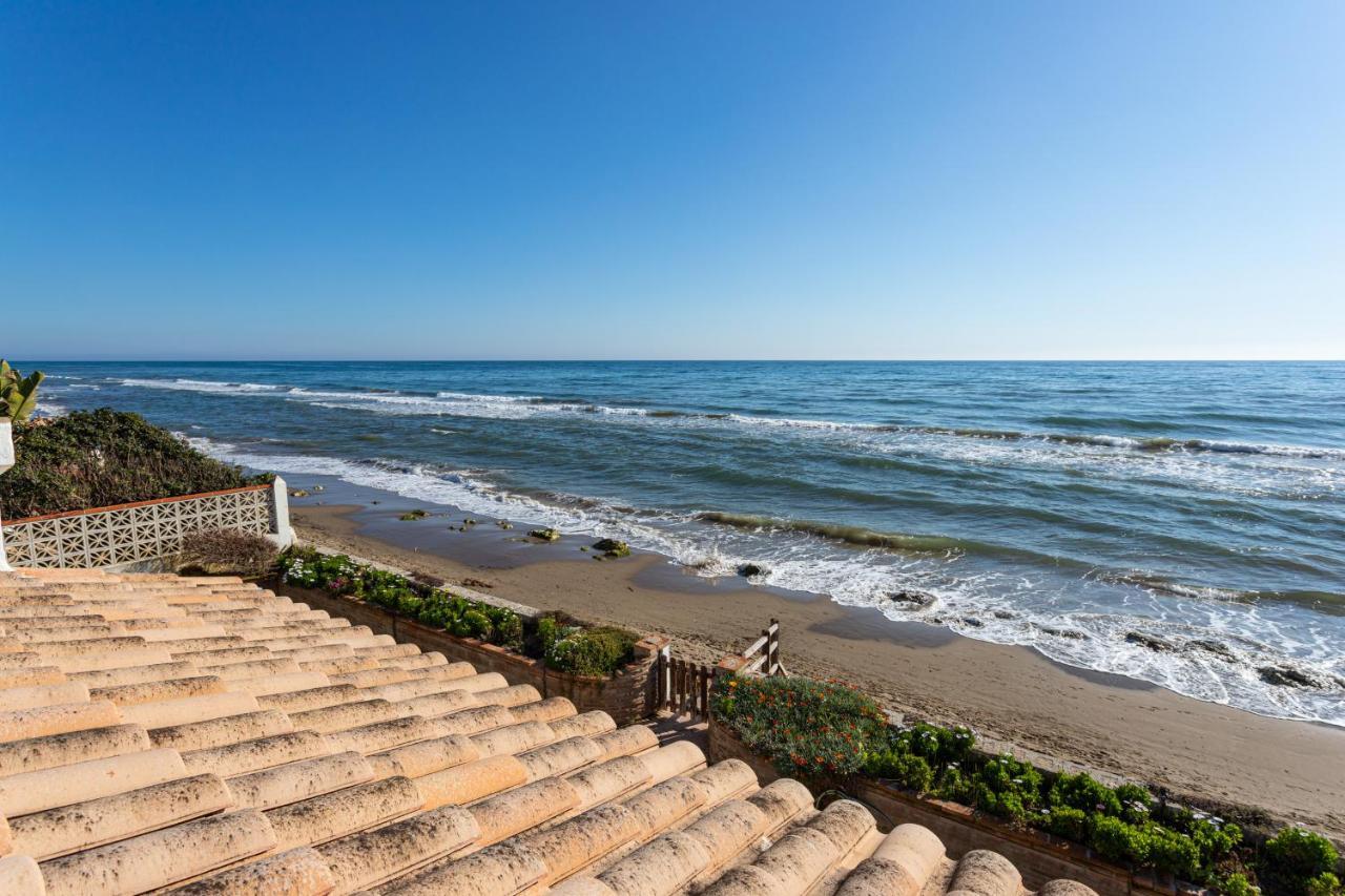 Charming Villa On The Seafront Marbellac Extérieur photo