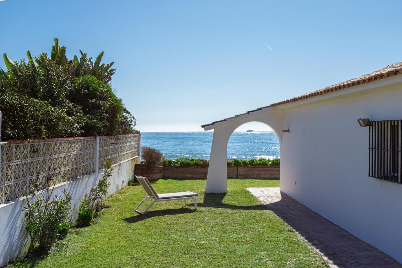 Charming Villa On The Seafront Marbellac Extérieur photo