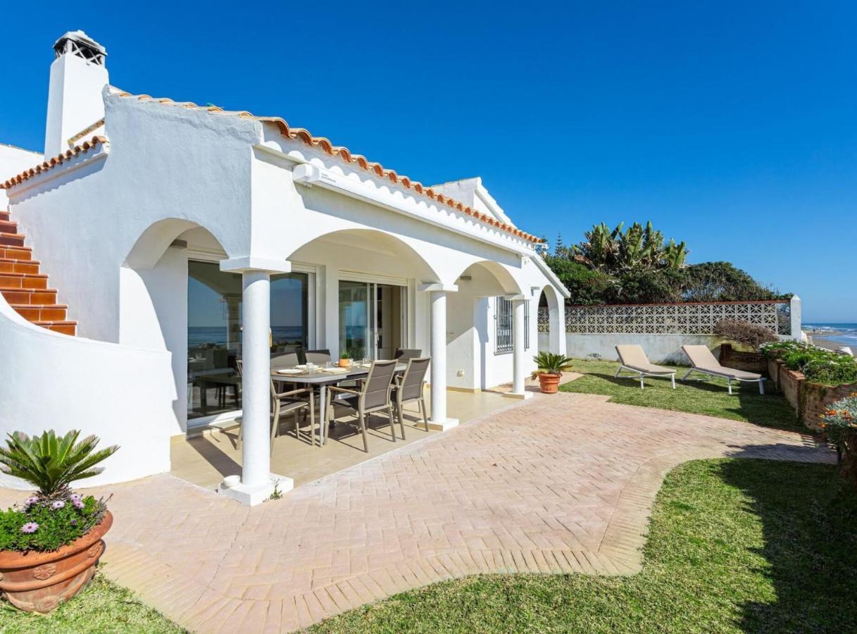 Charming Villa On The Seafront Marbellac Extérieur photo