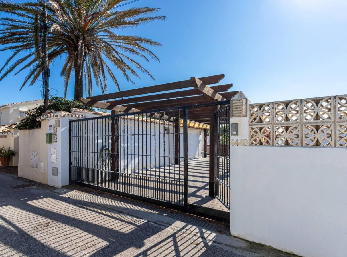 Charming Villa On The Seafront Marbellac Extérieur photo