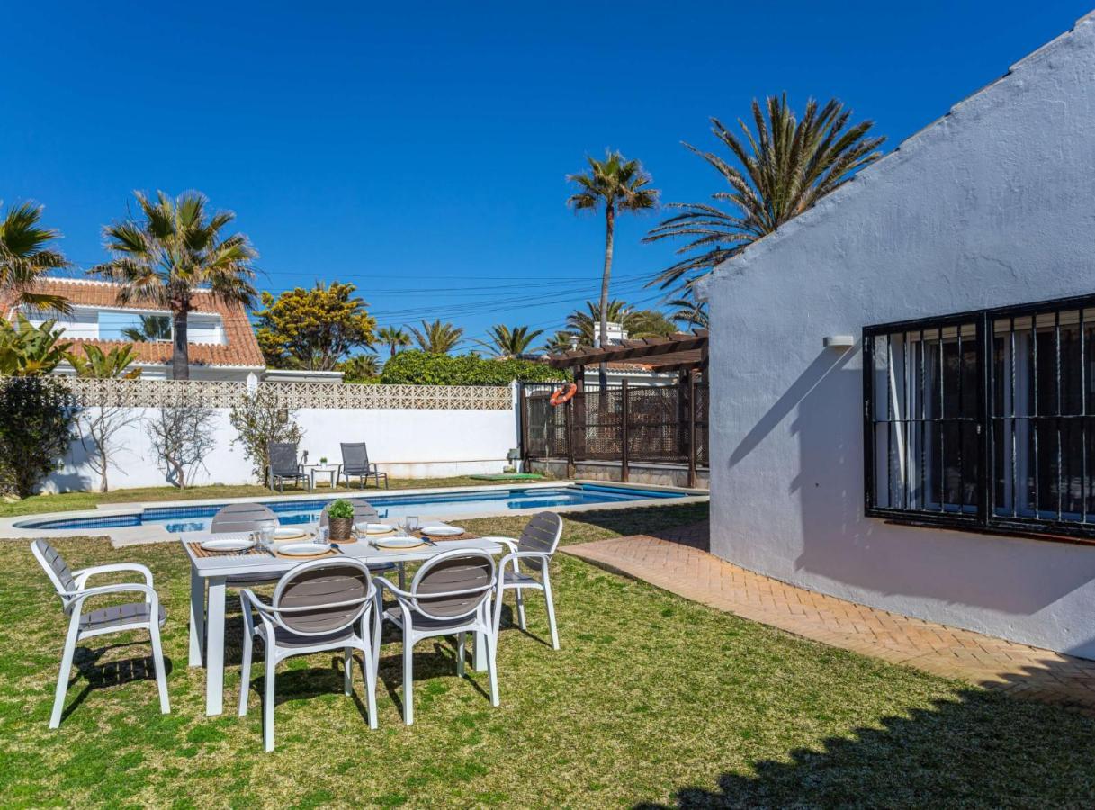 Charming Villa On The Seafront Marbellac Extérieur photo