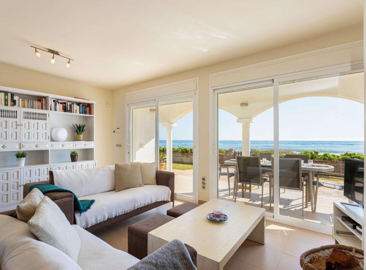 Charming Villa On The Seafront Marbellac Extérieur photo
