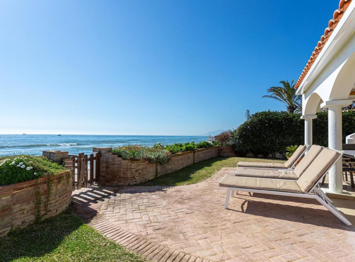 Charming Villa On The Seafront Marbellac Extérieur photo