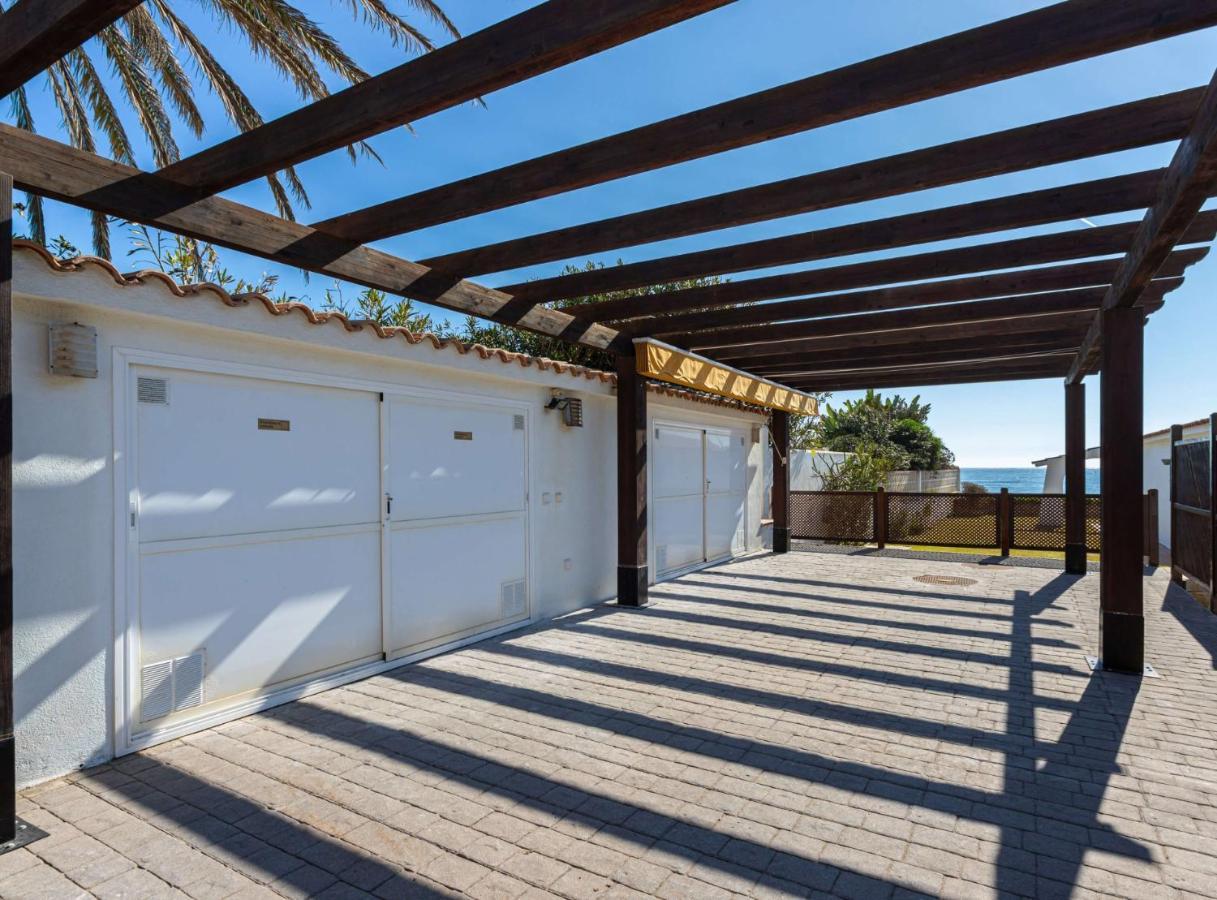 Charming Villa On The Seafront Marbellac Extérieur photo